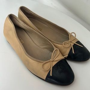 Chanel Ballerinas nude and black bi-color leather with ballerina bows